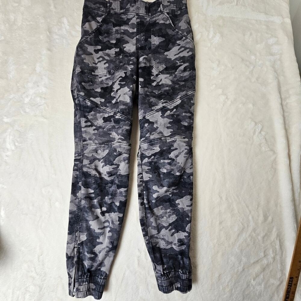 Spanx Stretch Twill Cotton Jogger Medium Camo Comfort Travel Style